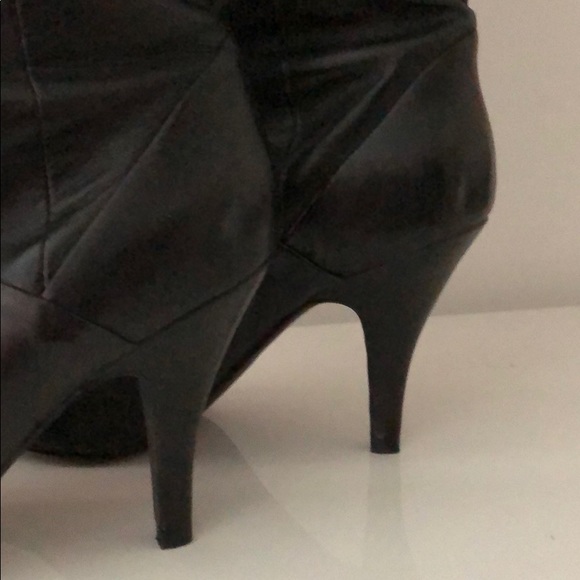 GUESS GENUINE LEATHER OVER THE KNEE HEELED BOOTS - Picture 5 of 8